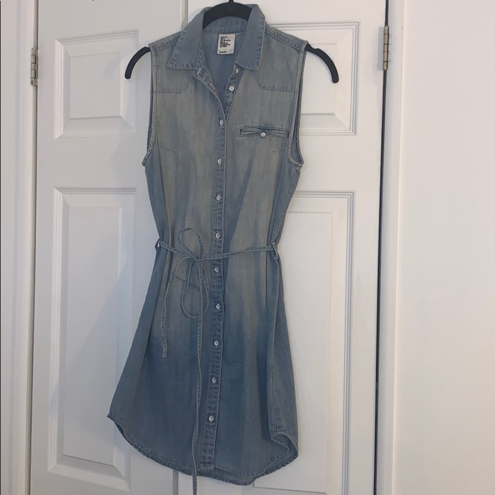 Casual style Denim Belted Dress. Awesome fit!